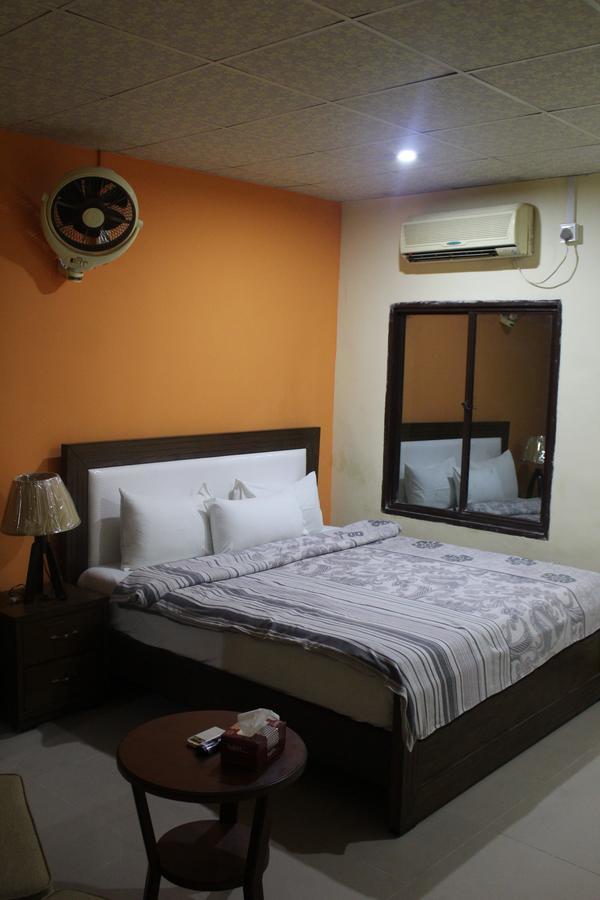Amyl'S Garden Guest House Islamabad Exteriör bild