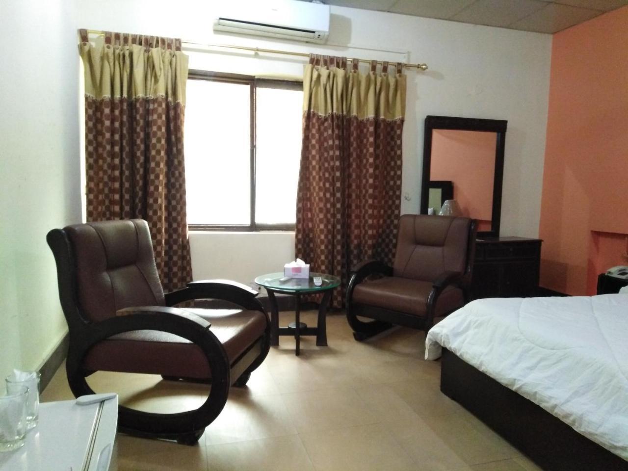 Amyl'S Garden Guest House Islamabad Exteriör bild